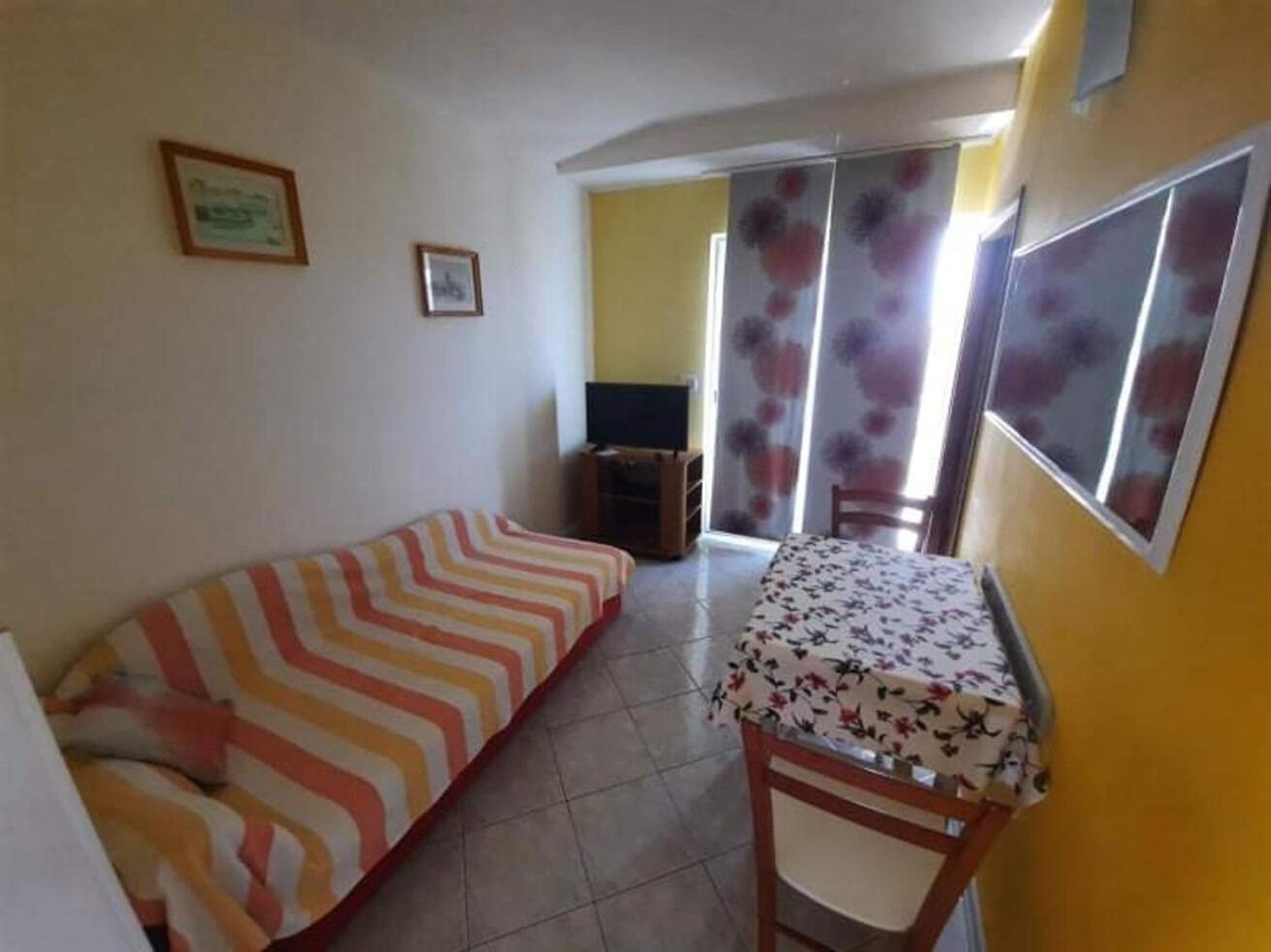 Apartments Robi- Swimming Pool And Beautiful Garden Kampor Extérieur photo