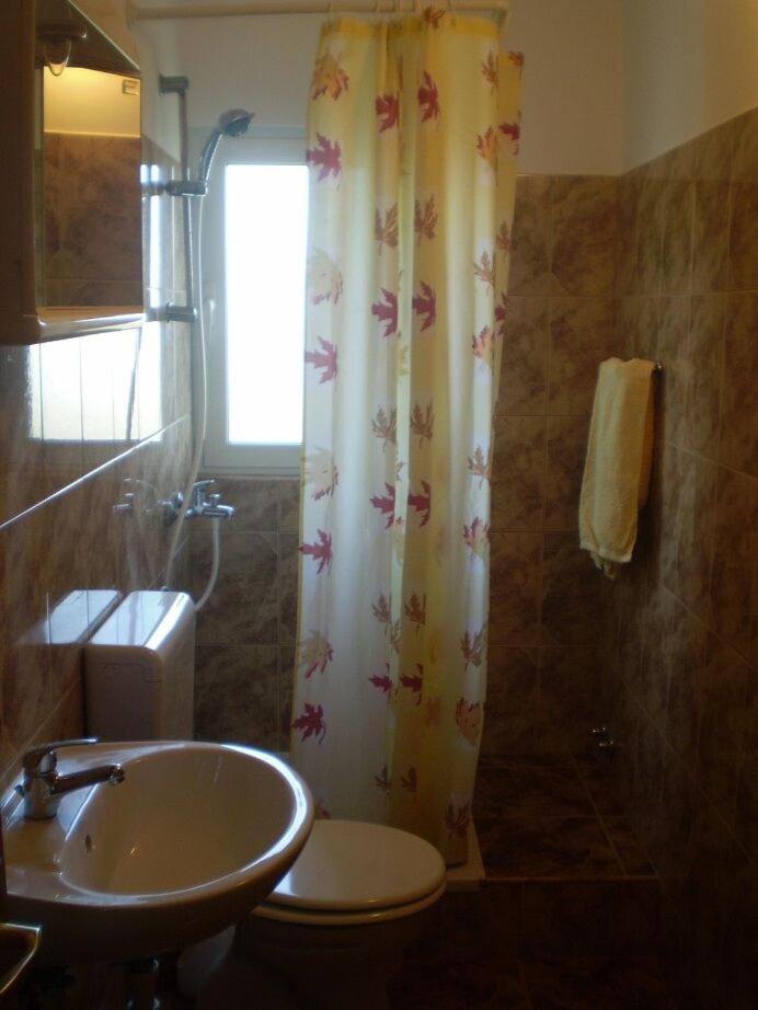 Apartments Robi- Swimming Pool And Beautiful Garden Kampor Extérieur photo