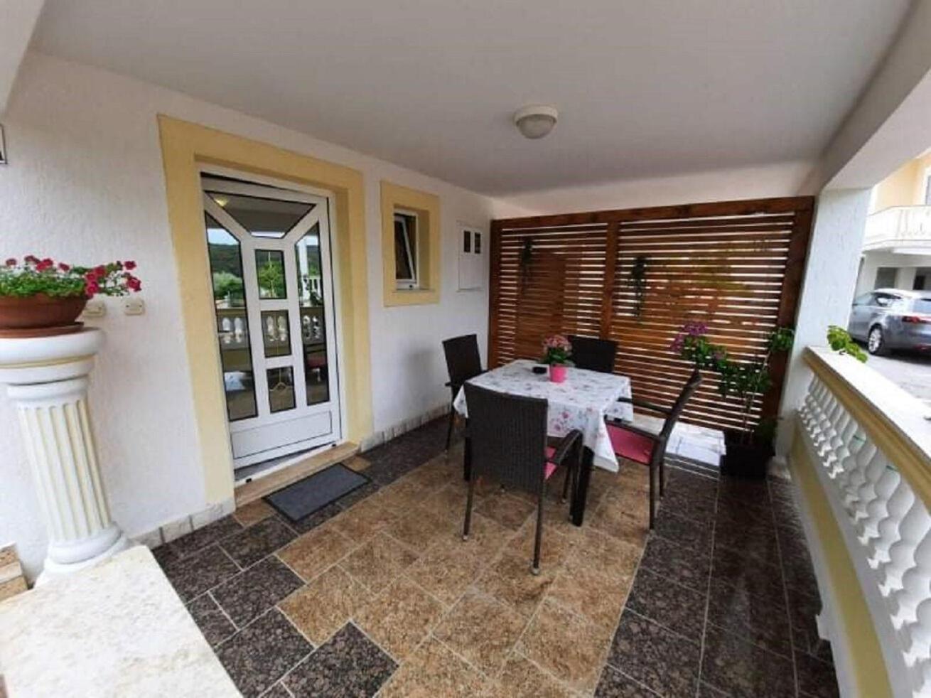 Apartments Robi- Swimming Pool And Beautiful Garden Kampor Extérieur photo