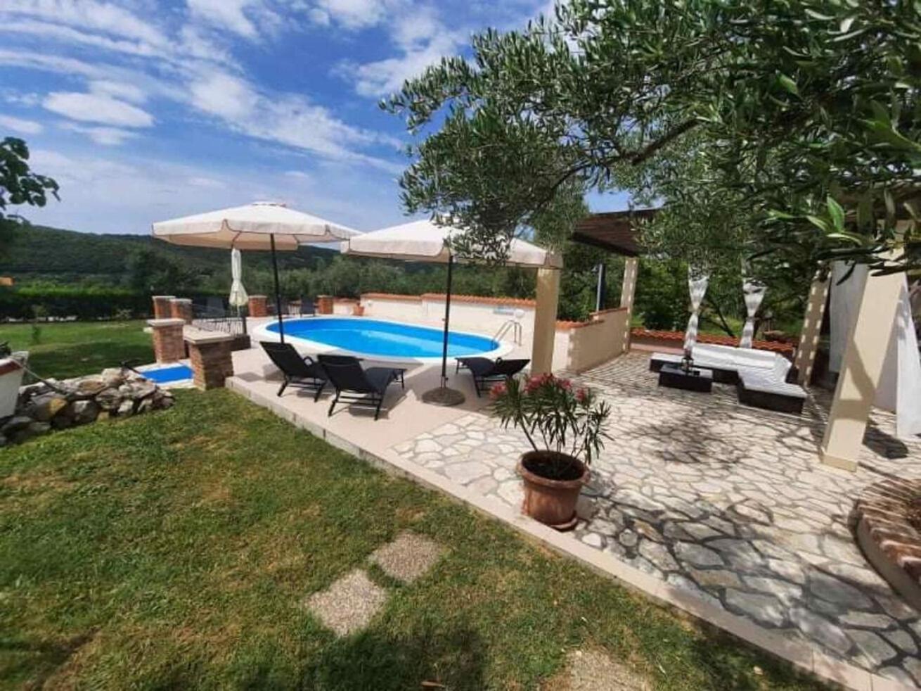 Apartments Robi- Swimming Pool And Beautiful Garden Kampor Extérieur photo