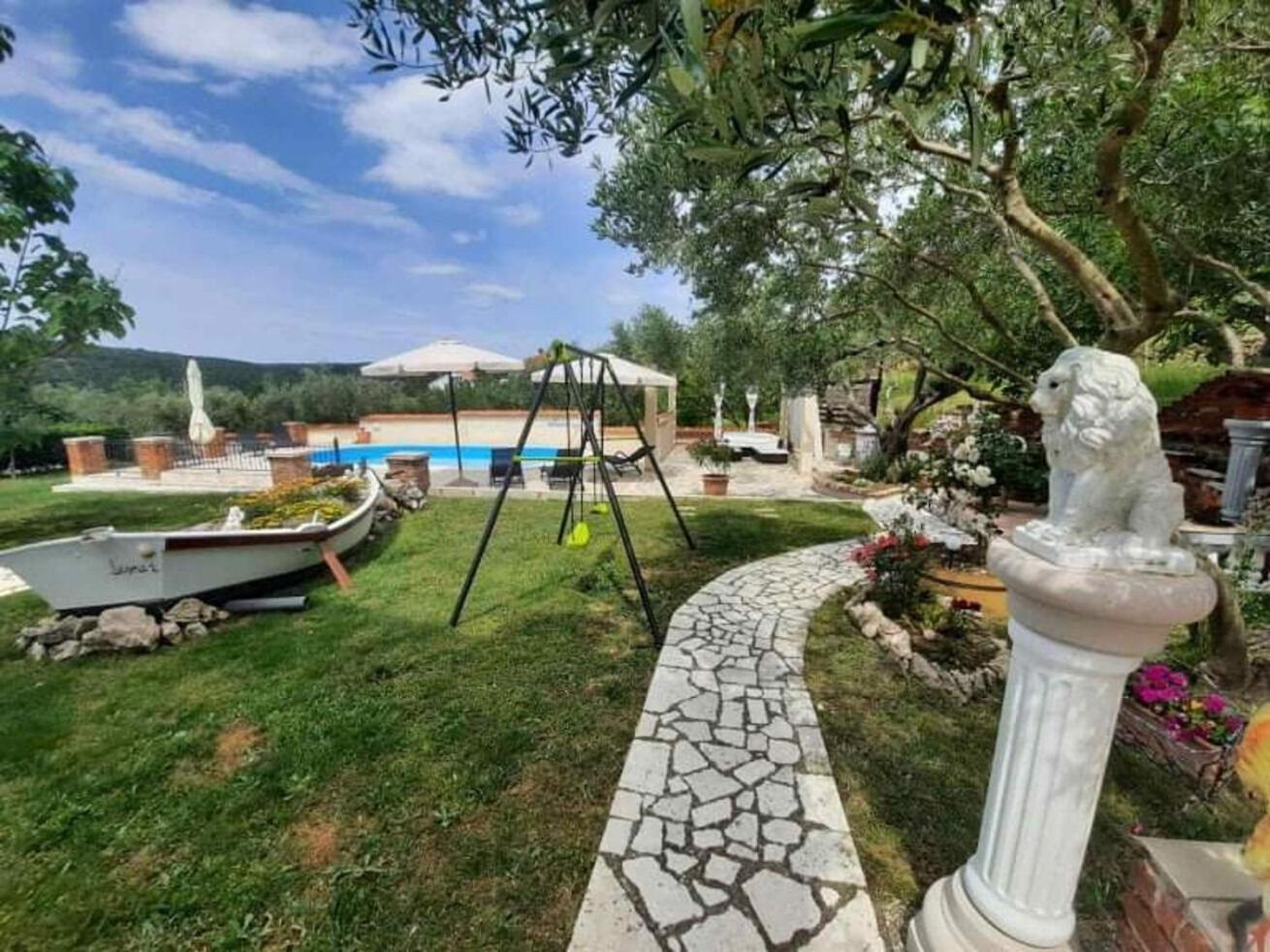 Apartments Robi- Swimming Pool And Beautiful Garden Kampor Extérieur photo
