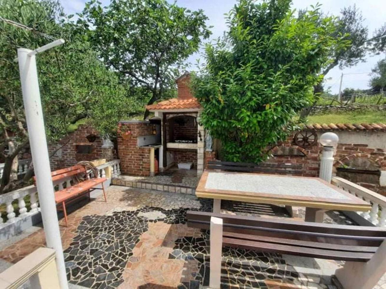 Apartments Robi- Swimming Pool And Beautiful Garden Kampor Extérieur photo