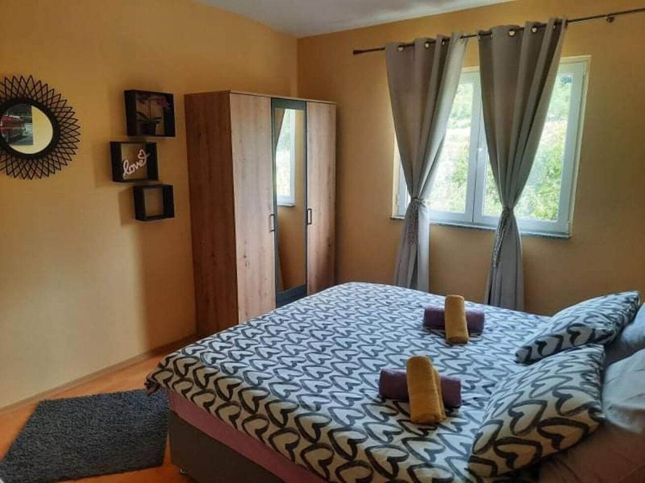 Apartments Robi- Swimming Pool And Beautiful Garden Kampor Extérieur photo