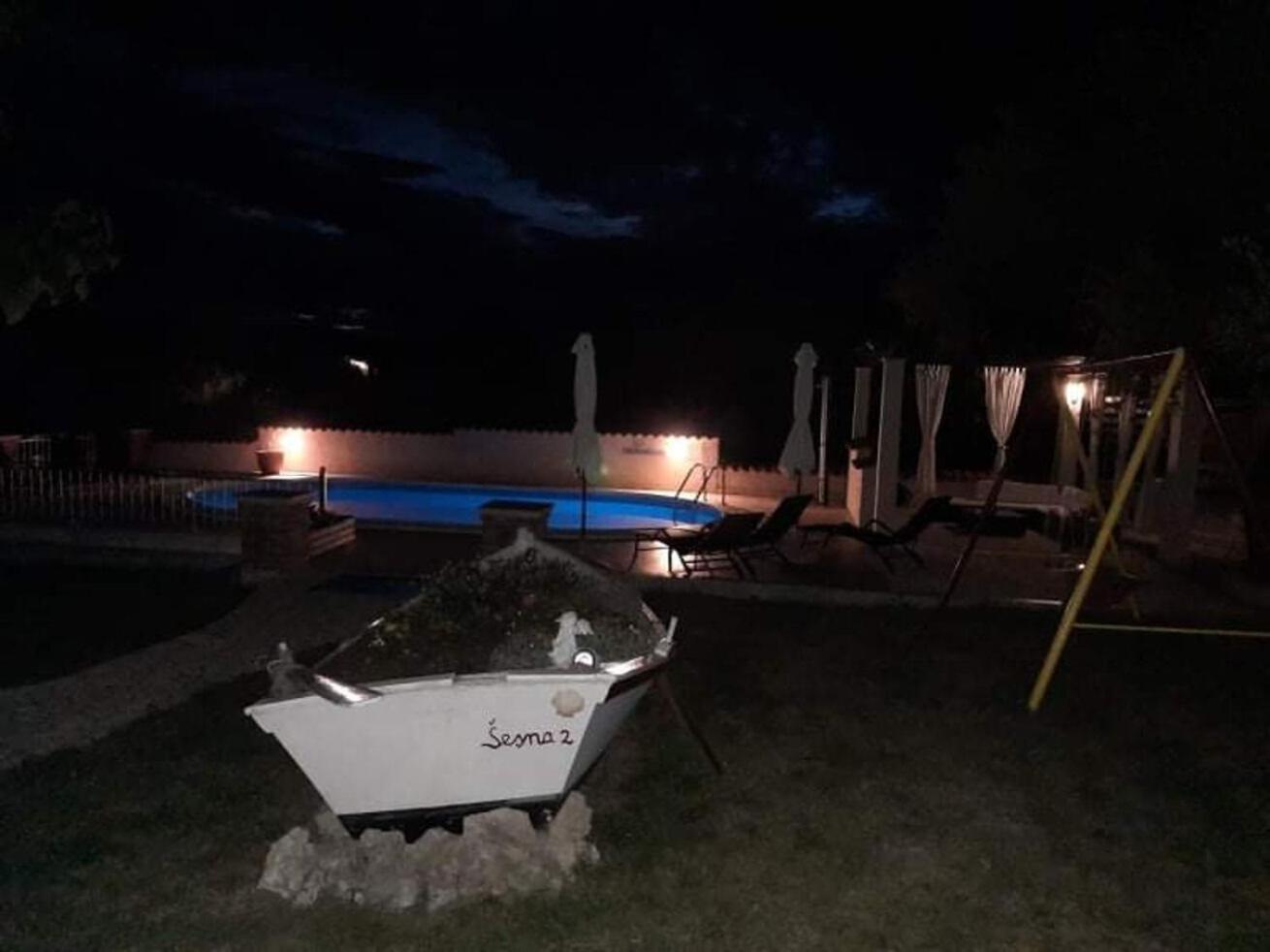 Apartments Robi- Swimming Pool And Beautiful Garden Kampor Extérieur photo
