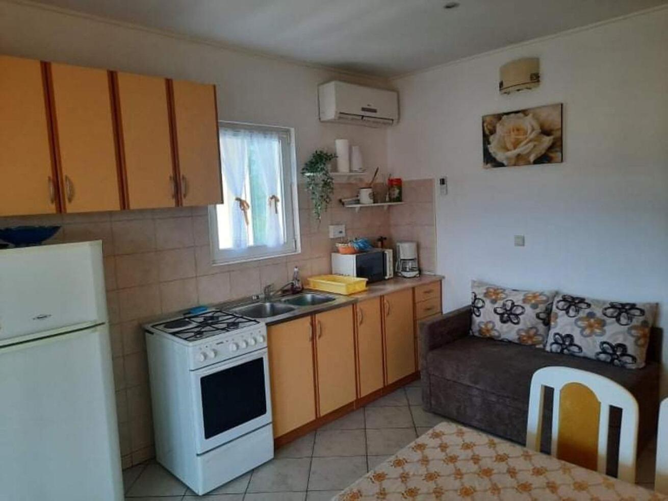 Apartments Robi- Swimming Pool And Beautiful Garden Kampor Extérieur photo