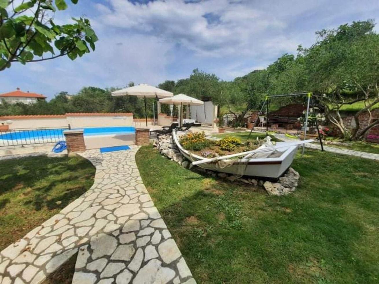 Apartments Robi- Swimming Pool And Beautiful Garden Kampor Extérieur photo