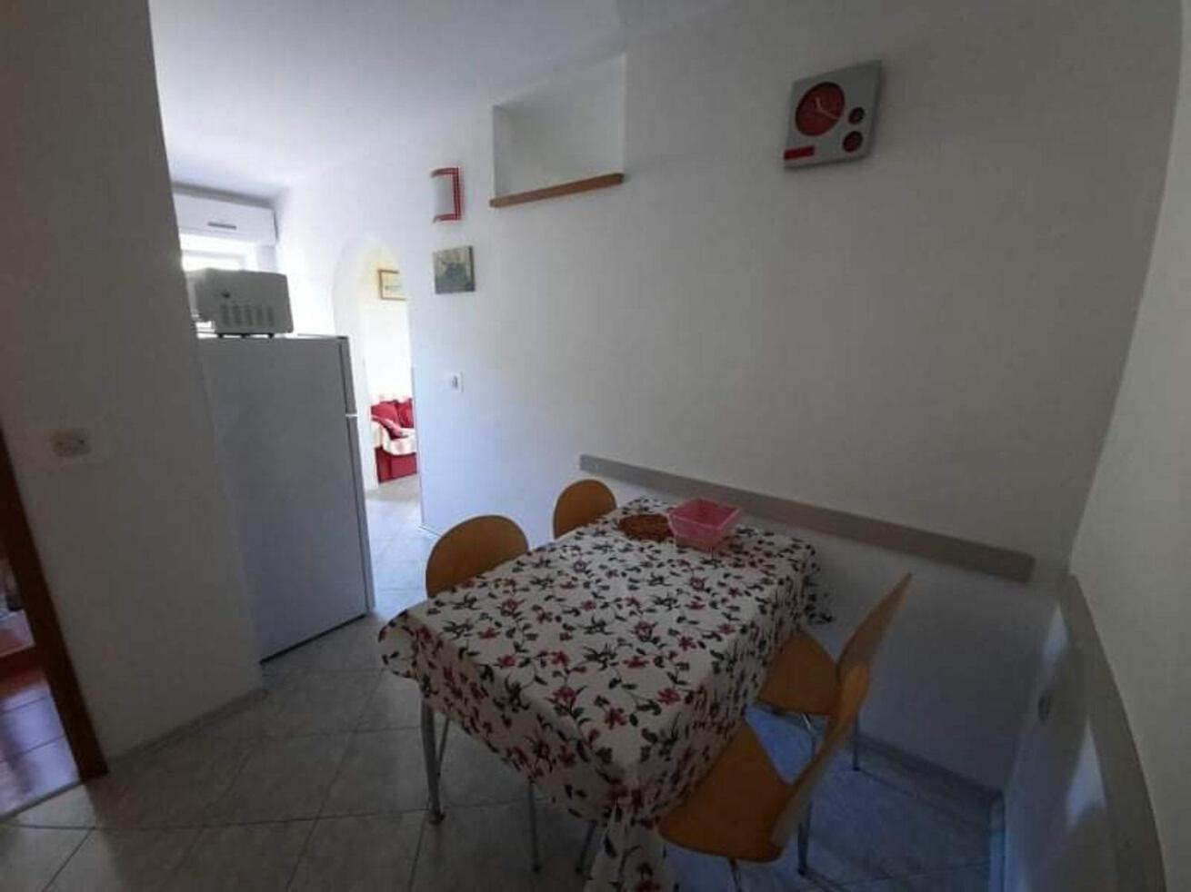 Apartments Robi- Swimming Pool And Beautiful Garden Kampor Extérieur photo