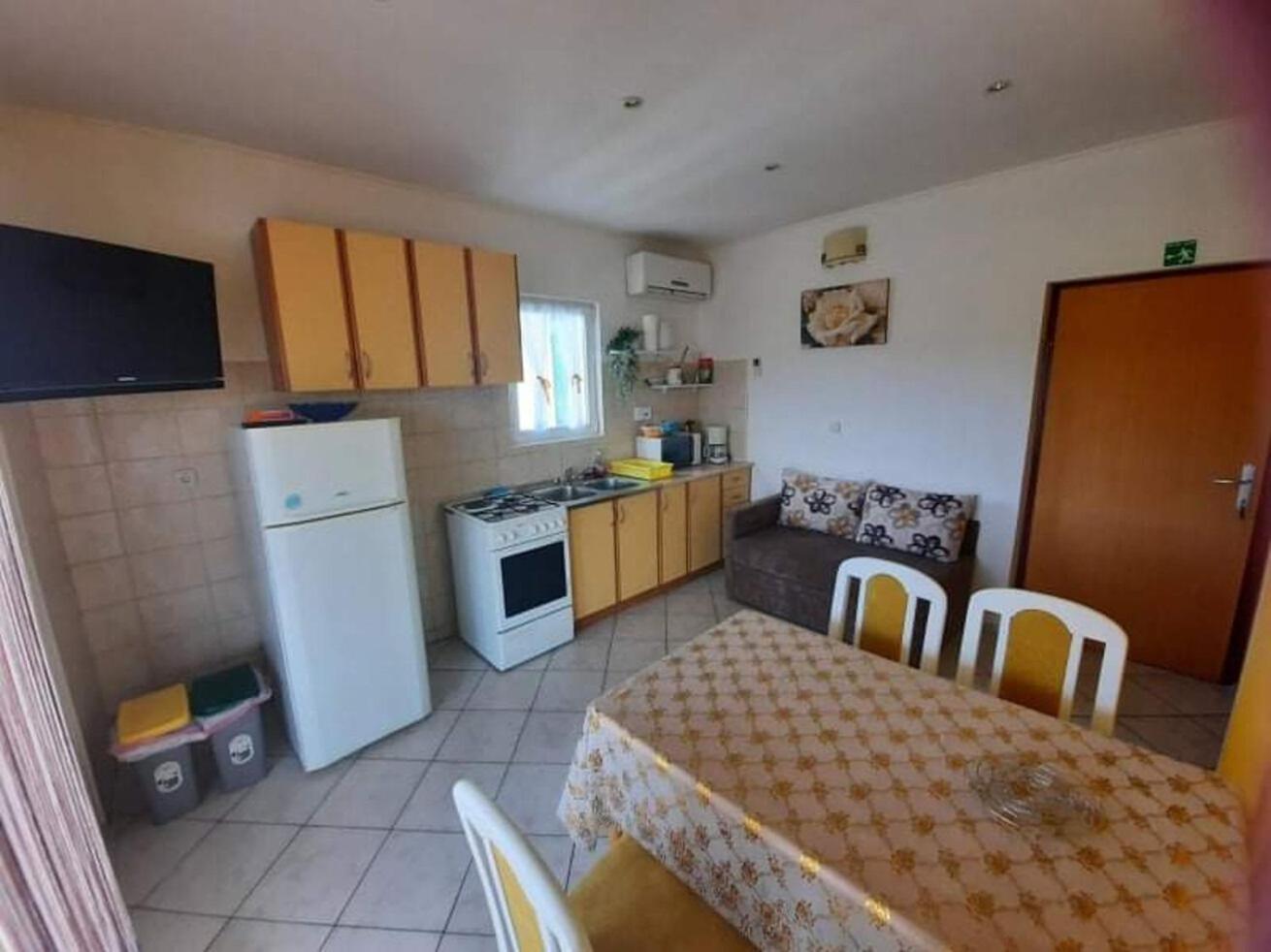 Apartments Robi- Swimming Pool And Beautiful Garden Kampor Extérieur photo