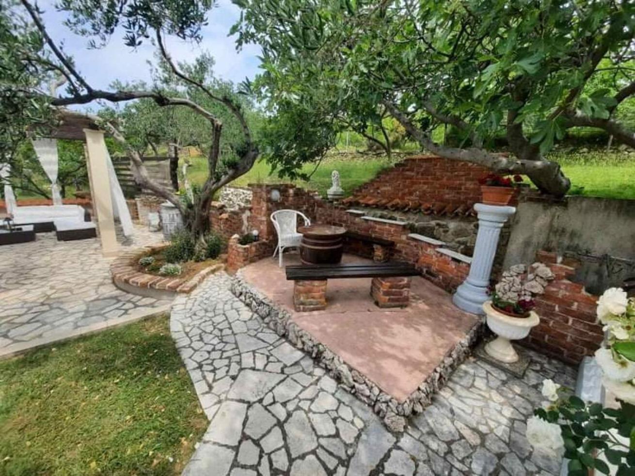 Apartments Robi- Swimming Pool And Beautiful Garden Kampor Extérieur photo